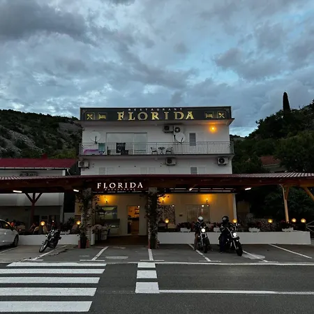 Tribanj Florida Apartament *
